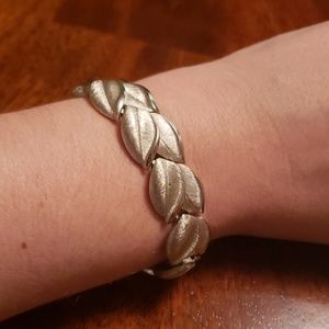 Vintage trifari silver tone bracelet
